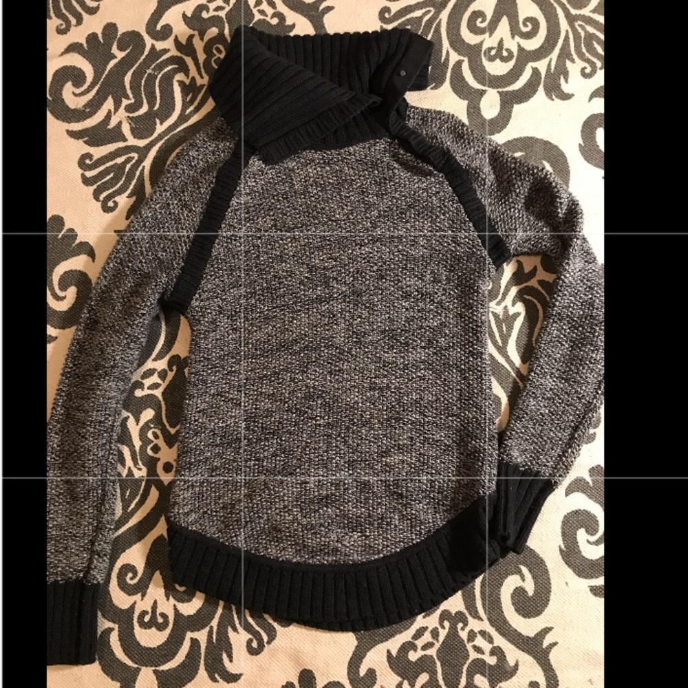 Lululemon Sweater Size 6 Black Gray